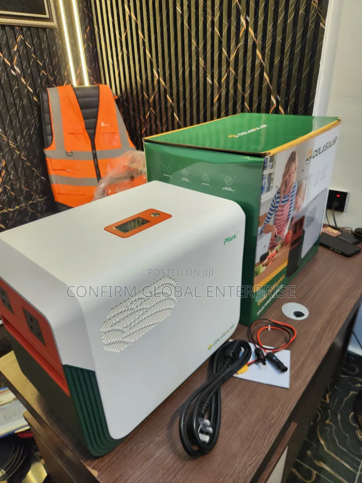 Cola 3600 Plus Portable Solar Power Station With 2200w
 Output