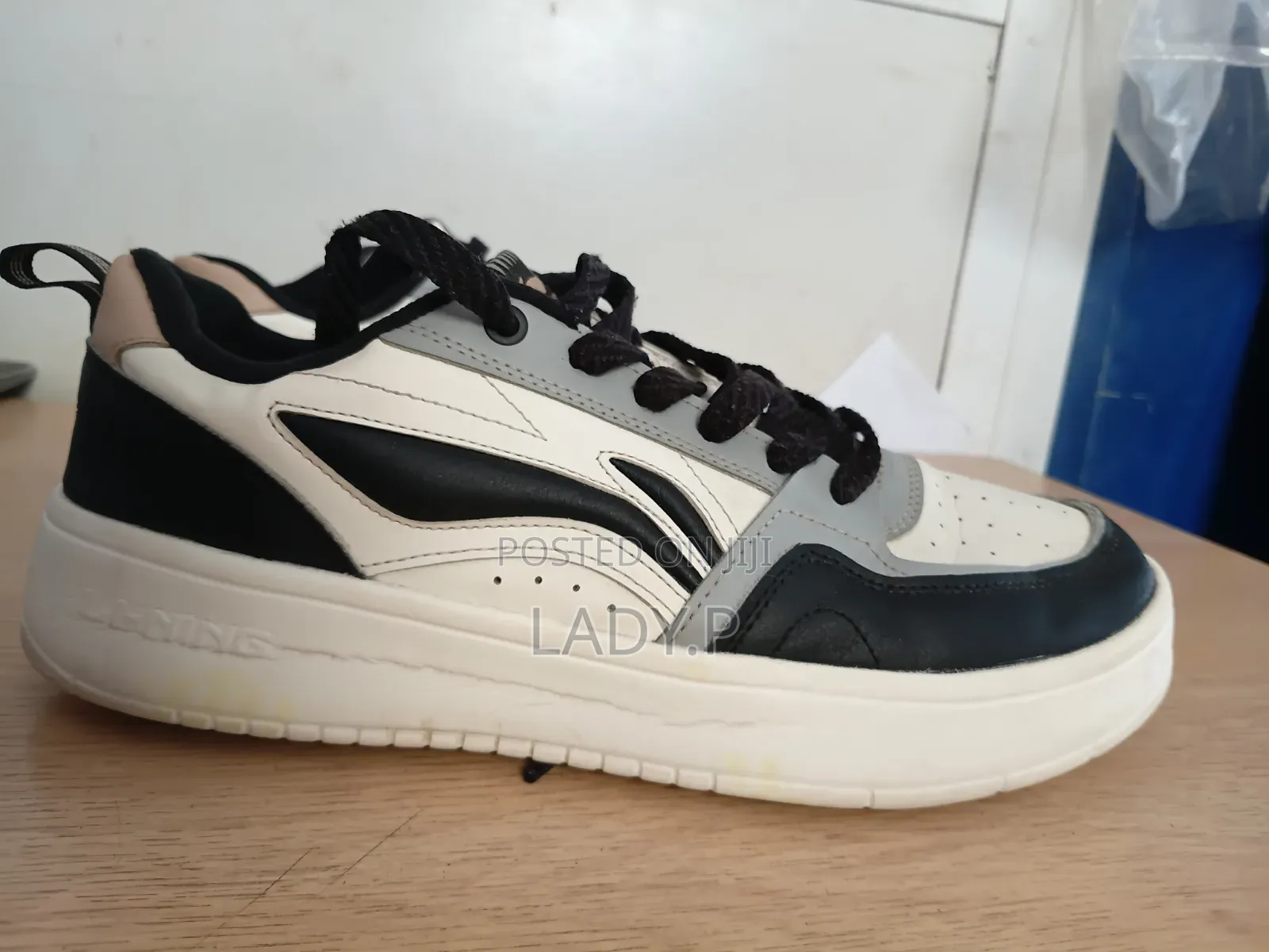 Li-Ning Yuanbao 2 Sneakers Feature a Classic -Size 44