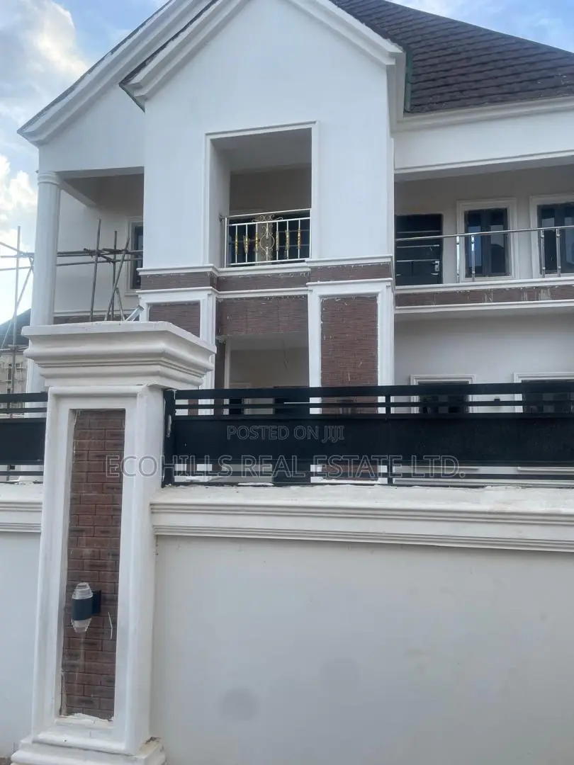 5bdrm House in Diamond Estate, Lugbe District for sale