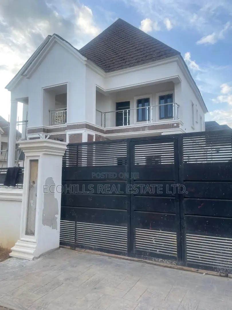 5bdrm House in Diamond Estate, Lugbe District for sale