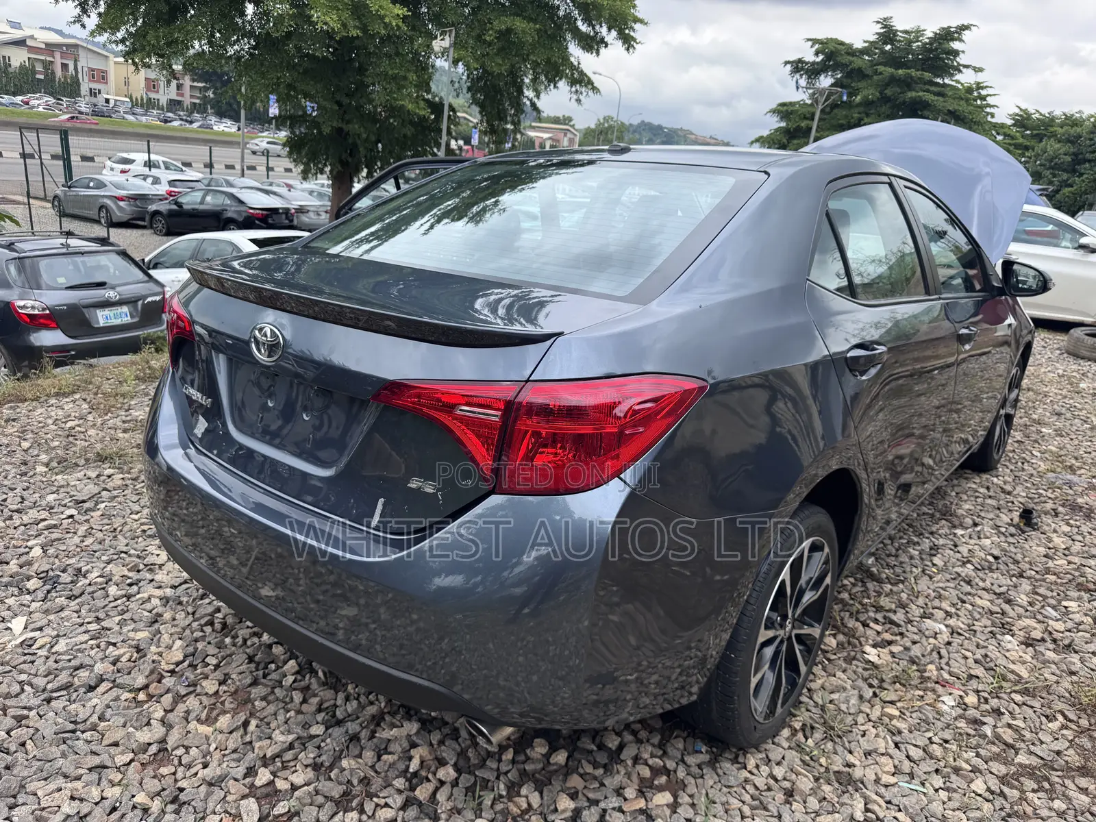 Toyota Corolla SE Special Edition 4dr Sedan (1.8L 4cyl CVT) 2017 Gray