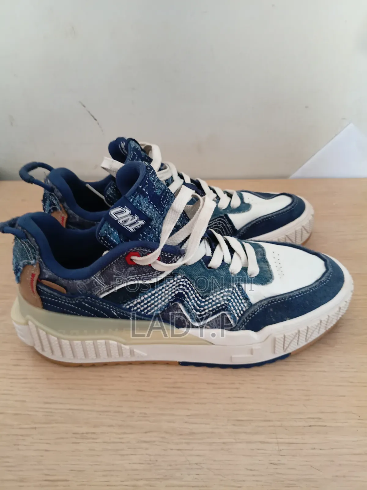 Li-Ning 001 Unblock Skate Shoes in "Jeans Blue- Size 43