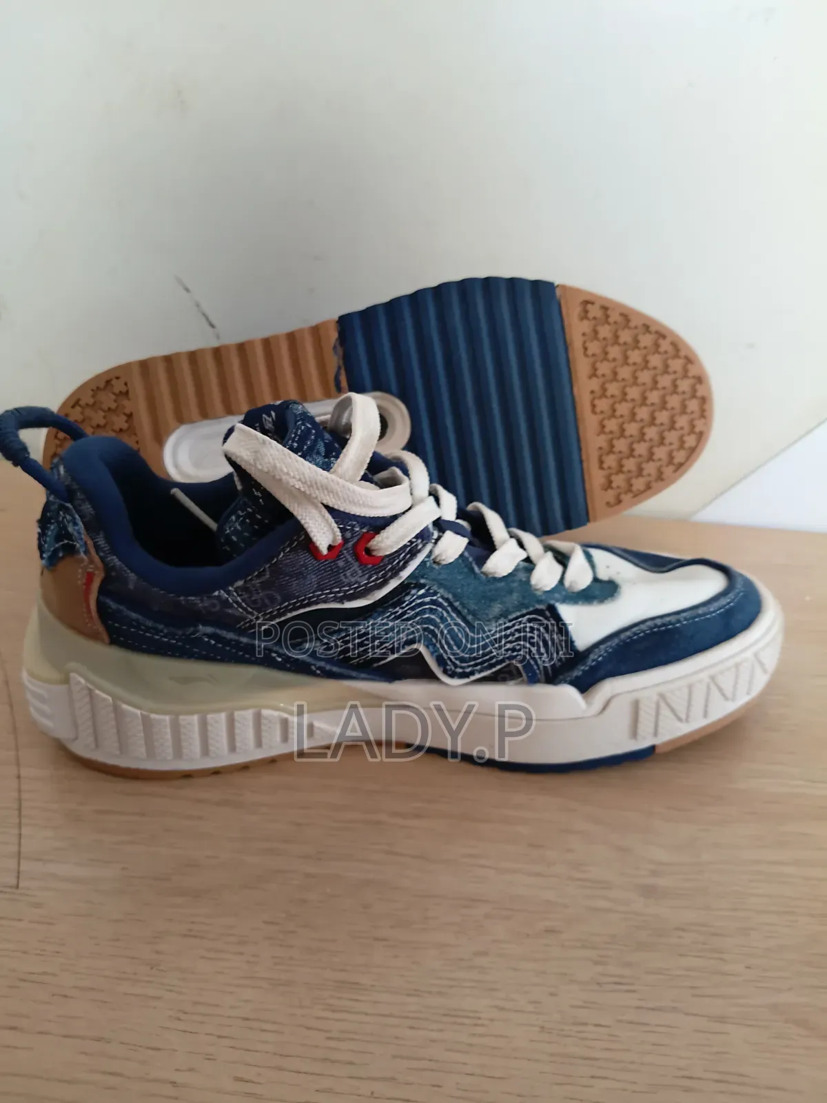 Li-Ning 001 Unblock Skate Shoes in "Jeans Blue- Size 43