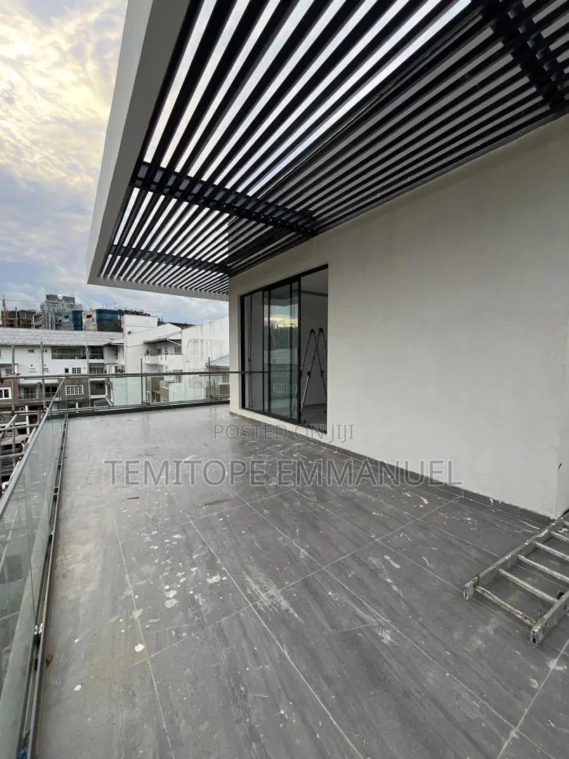 Furnished 5bdrm House in Banana Island for sale