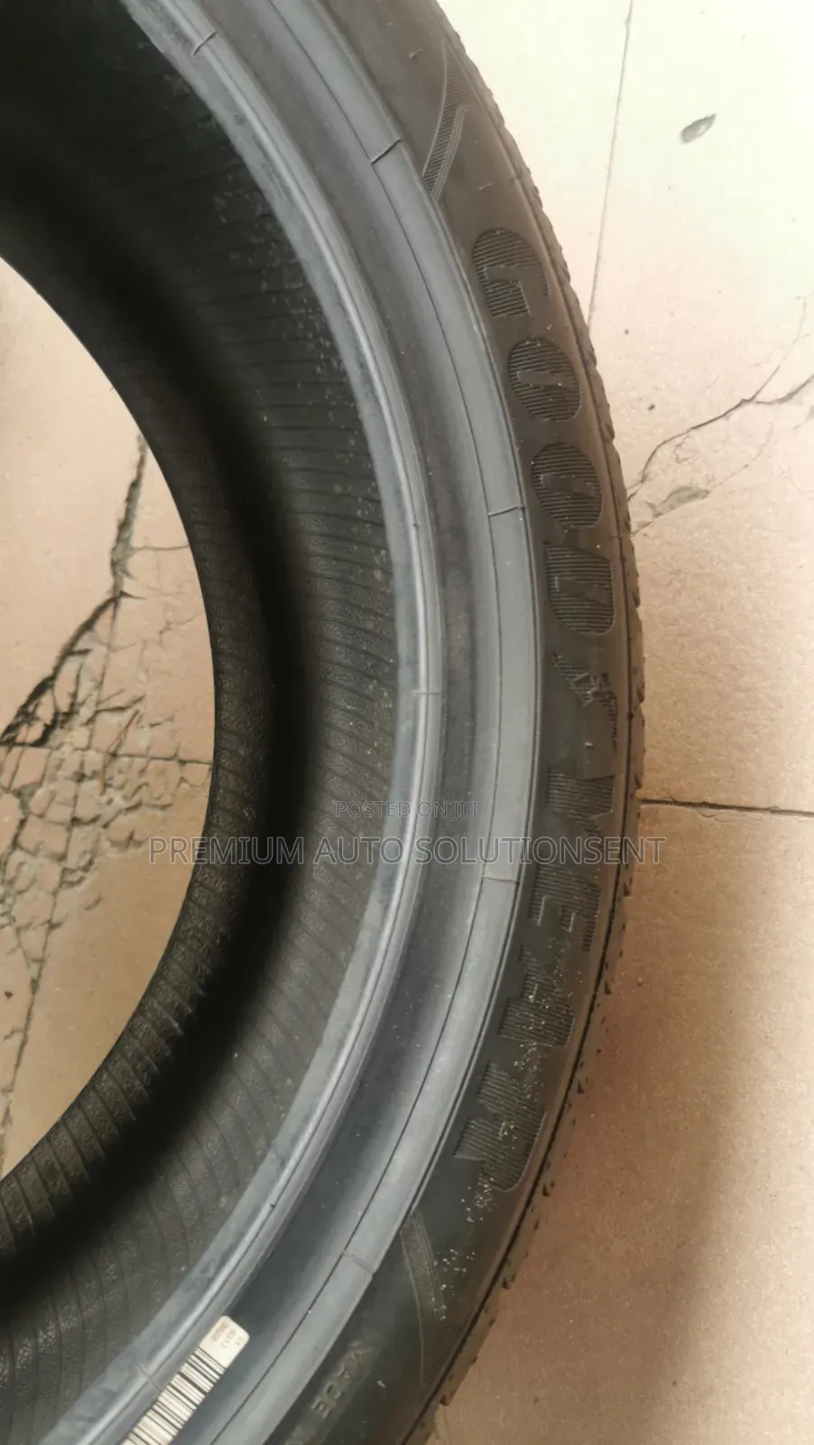 Brand New 245/40r20 Run-Flat Goodyear