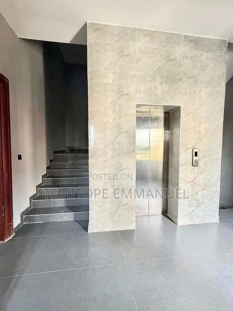 Furnished 3bdrm Apartment in Victoria Island for sale