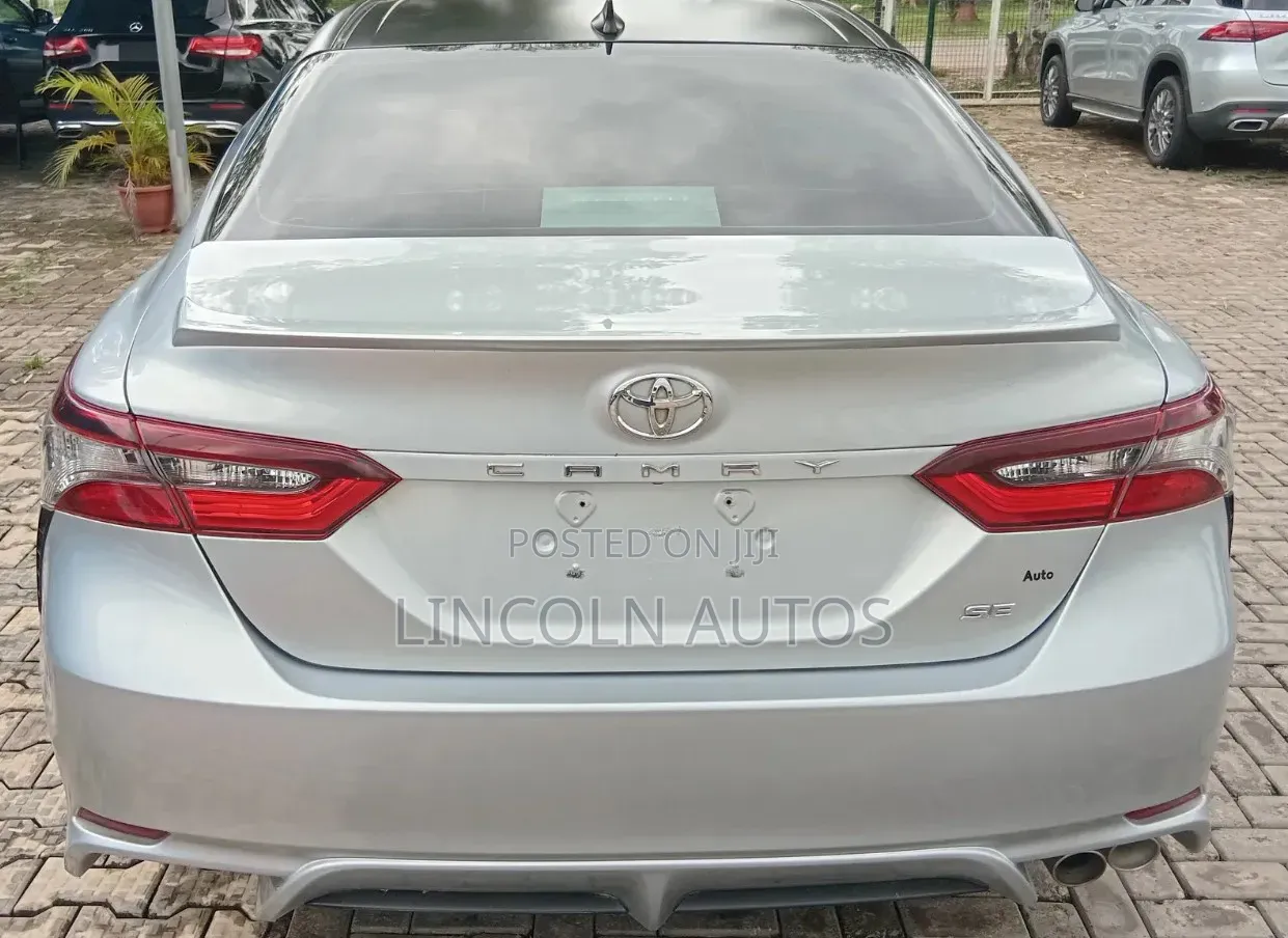 Toyota Camry SE Nightshade 2022 Silver