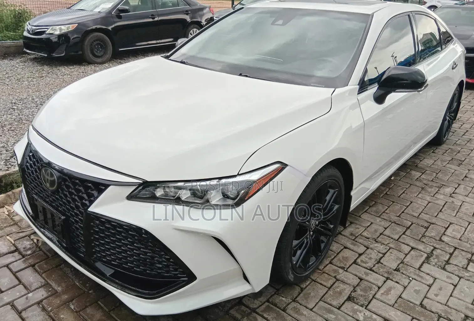 Toyota Avalon XSE Nightshade 2021 Off white