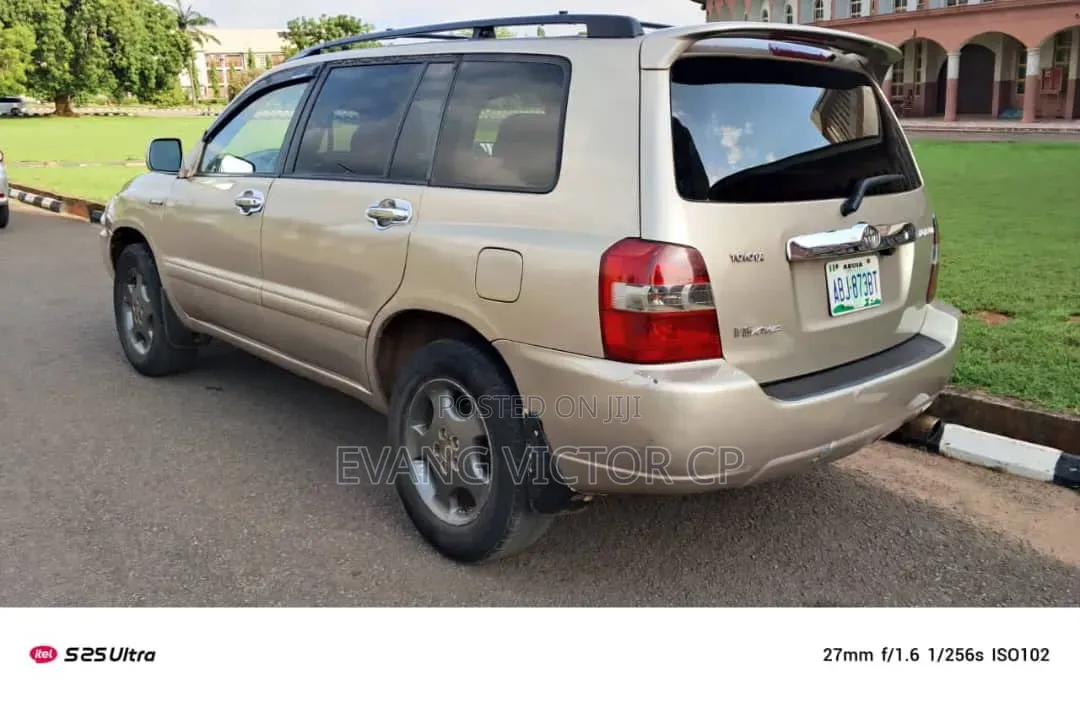 Toyota Highlander Limited V6 2006 Gold