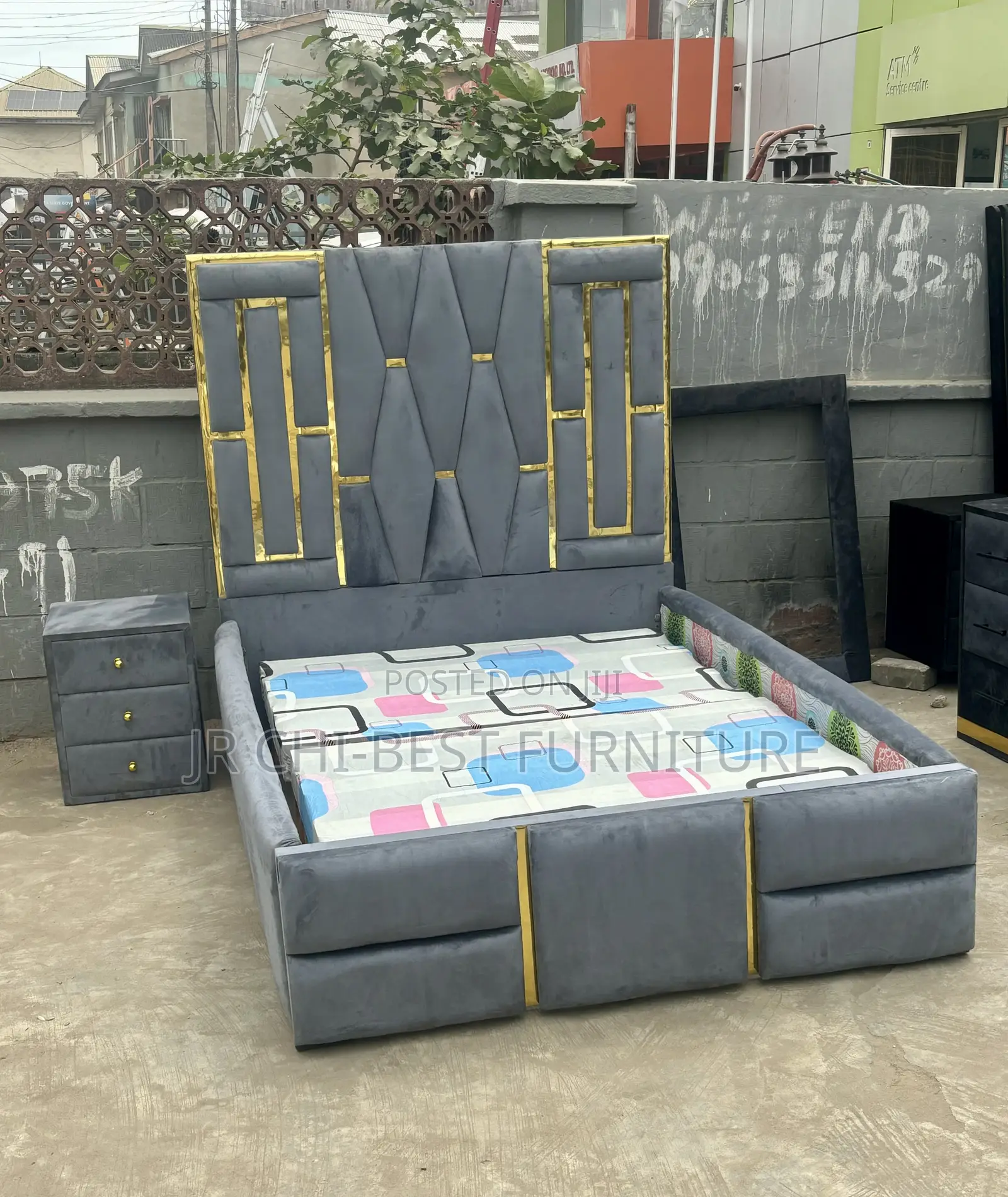 Fully Padded Durable 4.5 by 6 HDF Bedframe of Immense Quality