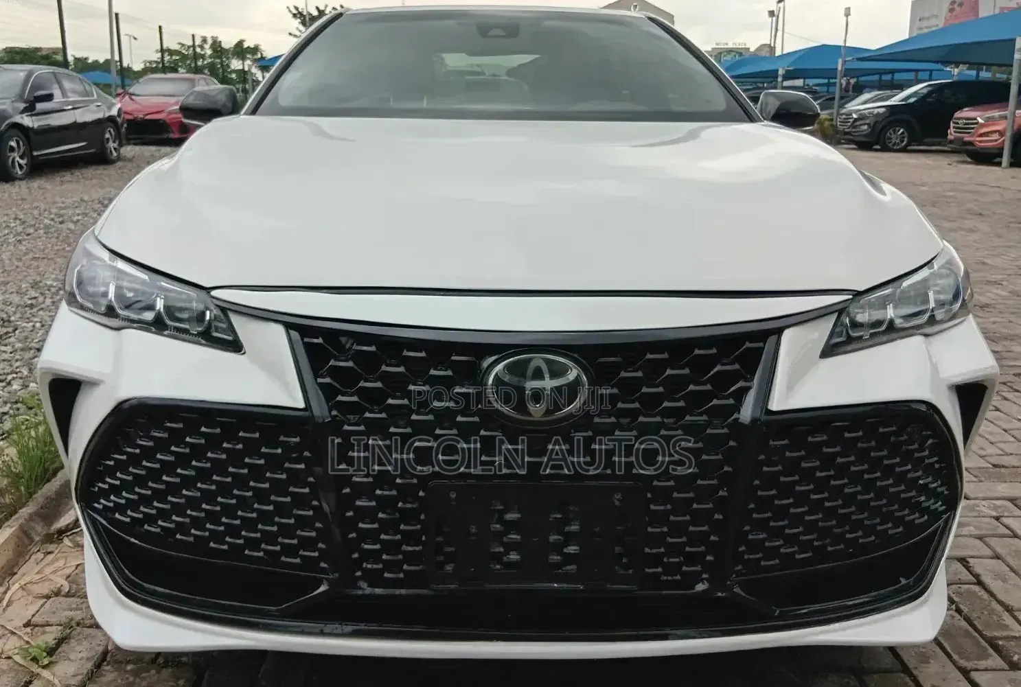 Toyota Avalon XSE Nightshade 2021 Off white