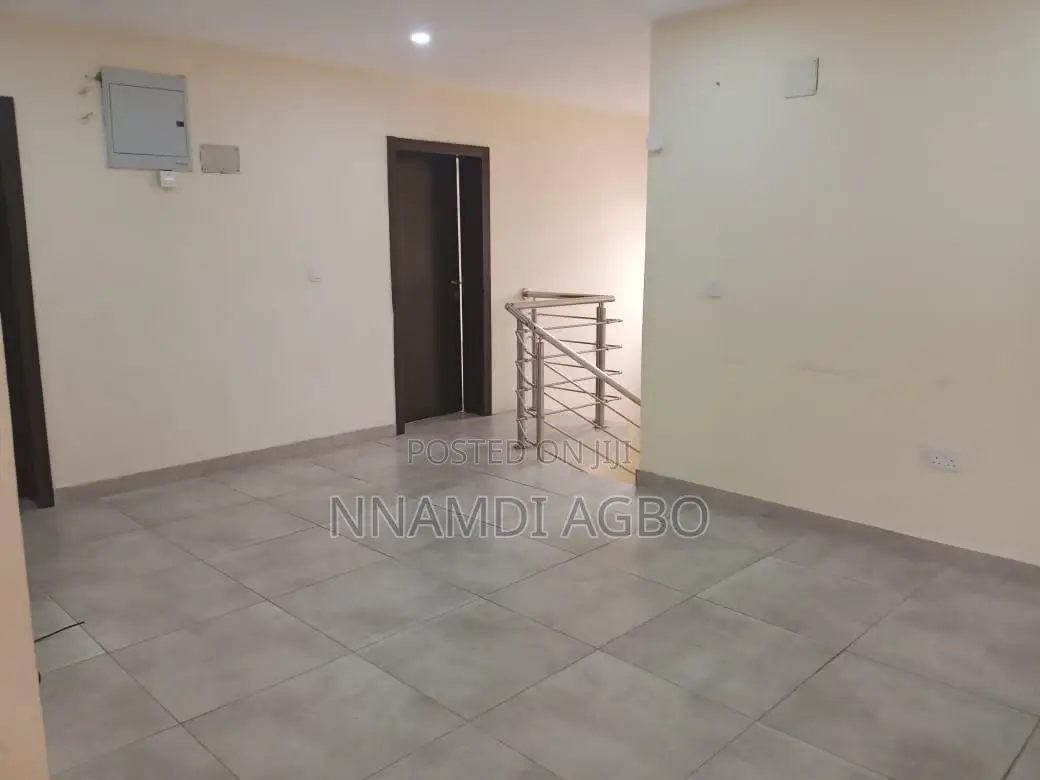 4bdrm Duplex in Jakande for rent