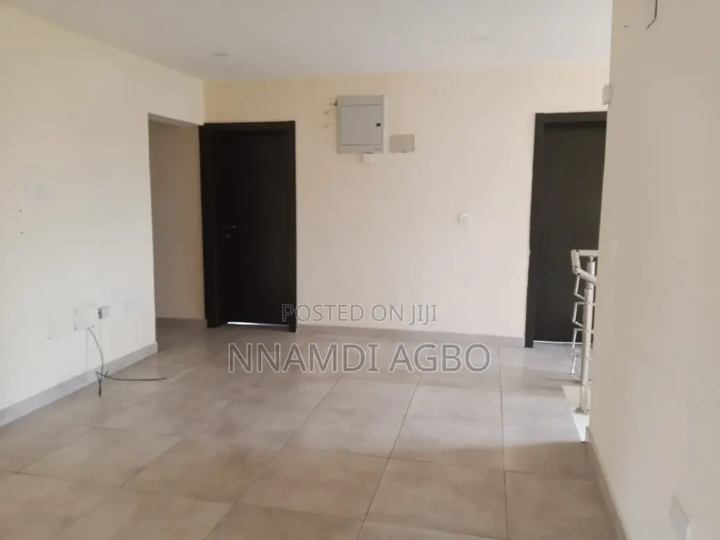 4bdrm Duplex in Jakande for rent