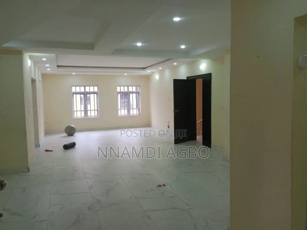 4bdrm Duplex in Jakande for rent