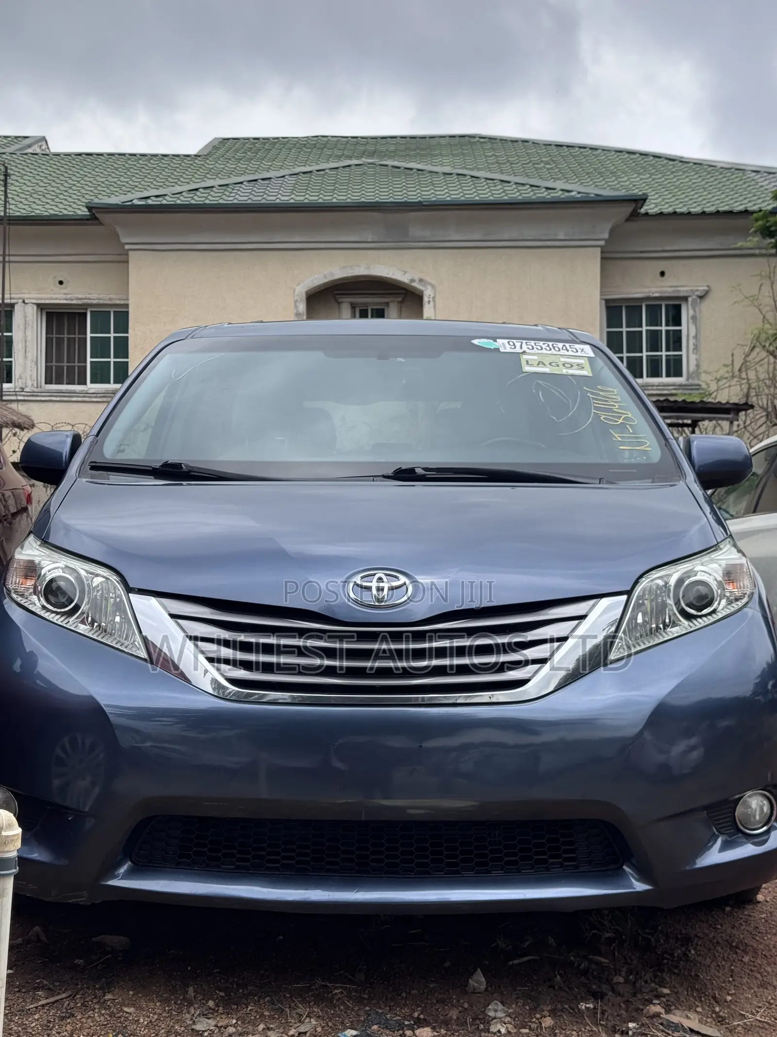 Toyota Sienna XLE Premium 7 Passenger (3.5L 6cyl 6A) 2016 Blue