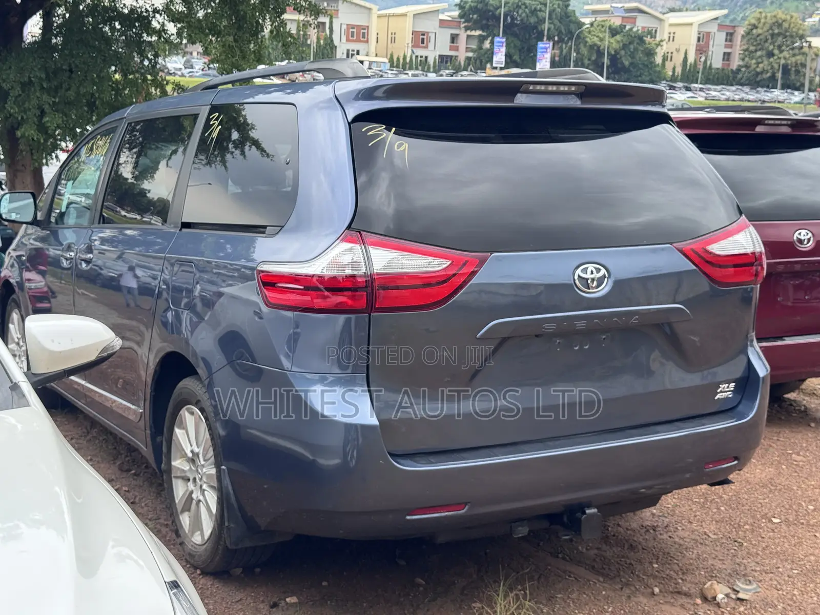 Toyota Sienna XLE Premium 7 Passenger (3.5L 6cyl 6A) 2016 Blue