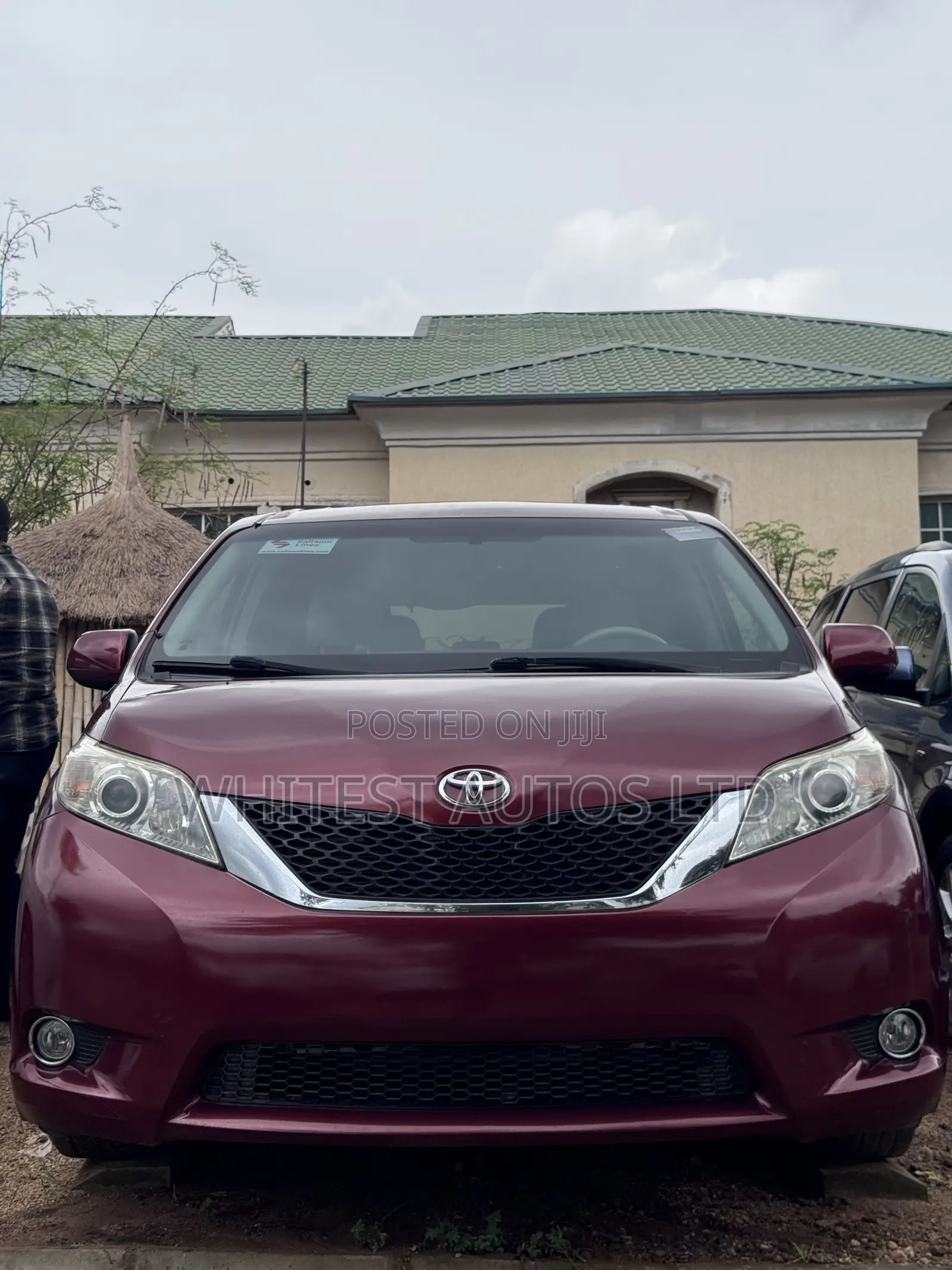 Toyota Sienna XLE 8-Passenger 4dr Minivan (3.5L 6cyl 6A) 2014 Burgundy
