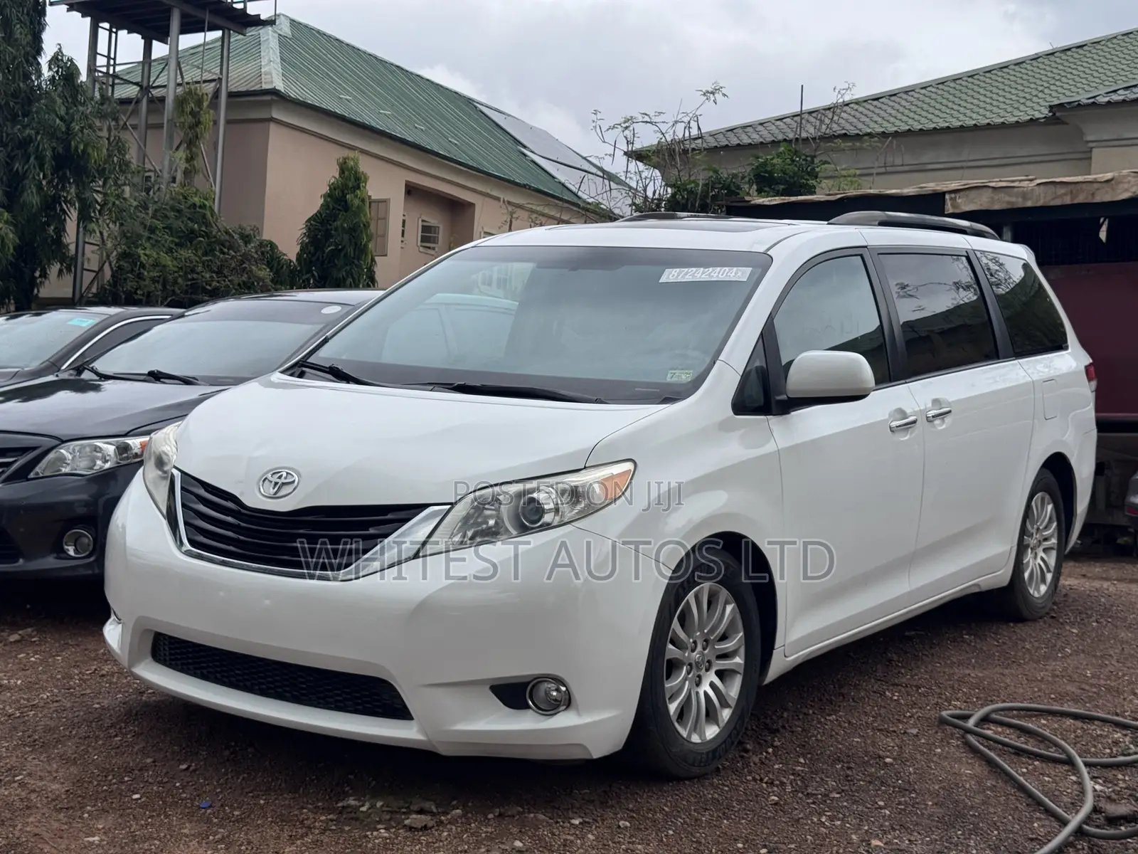 Toyota Sienna XLE FWD 8-Passenger 2013 White
