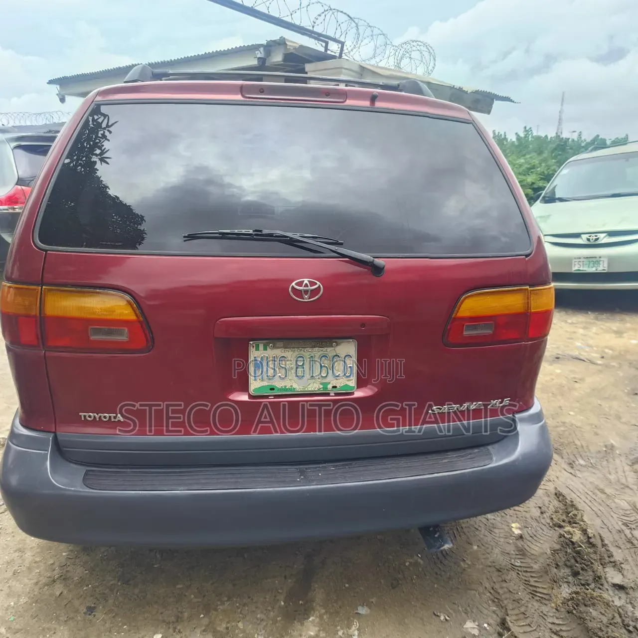 Toyota Sienna 2001 Red