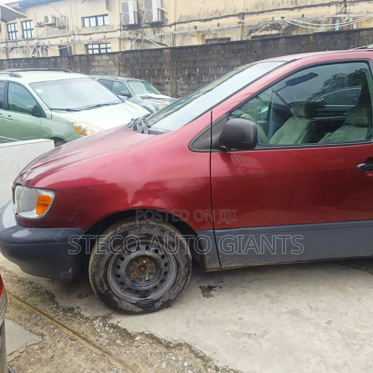 Toyota Sienna 2001 Red