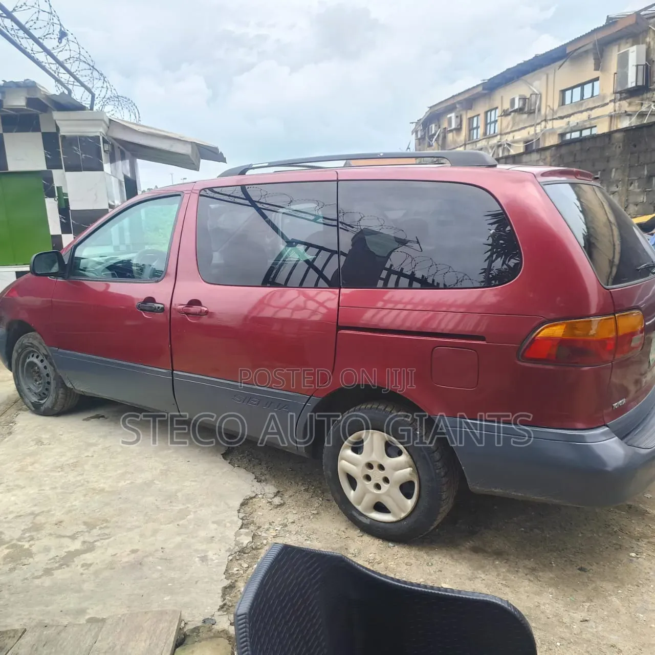 Toyota Sienna 2001 Red