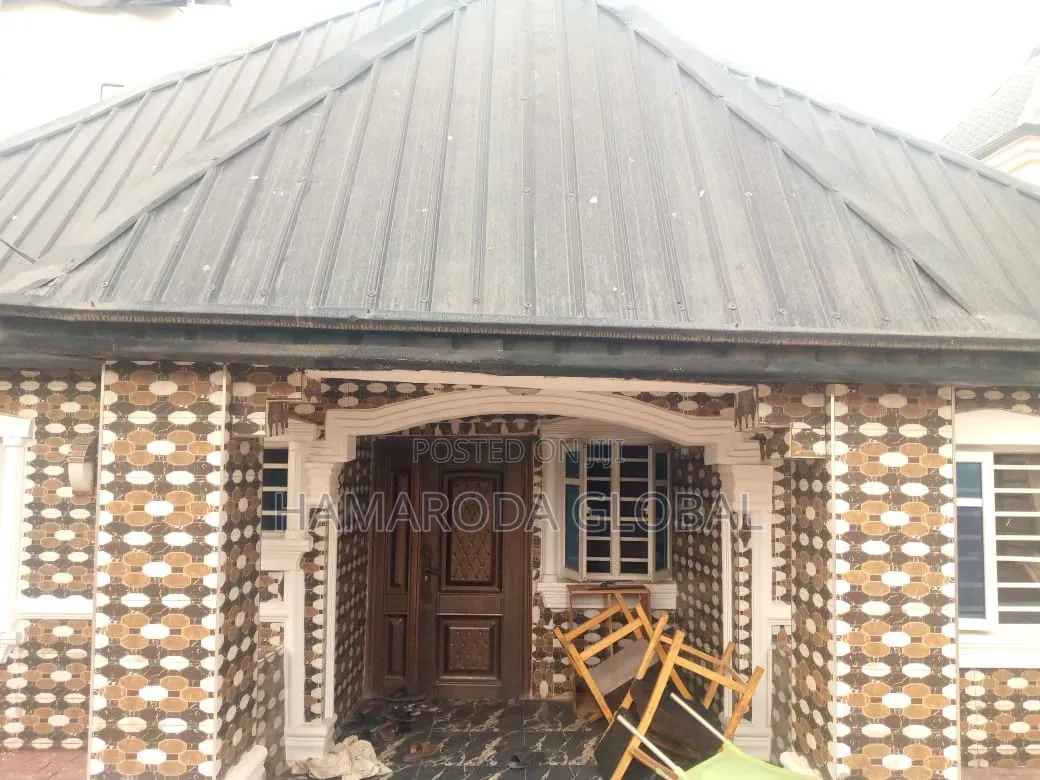 Furnished 4bdrm Bungalow in Idimu, Alimosho for sale