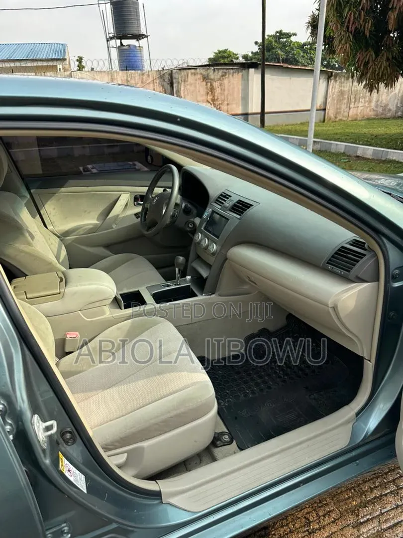 Toyota Camry LE 4dr Sedan (2.5L 4cyl 6AM) 2010 Green