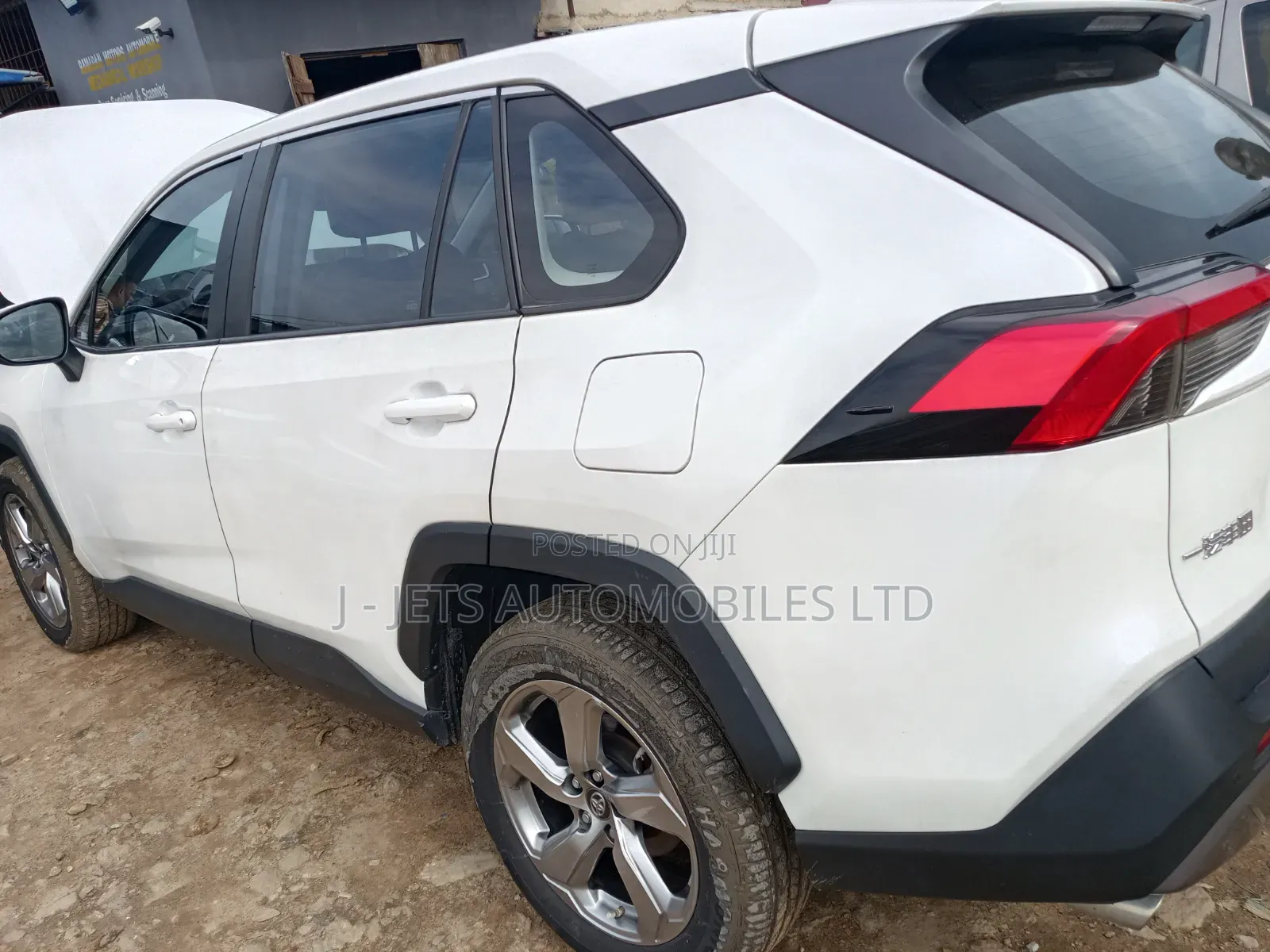 Toyota RAV4 Limited AWD 2023 White