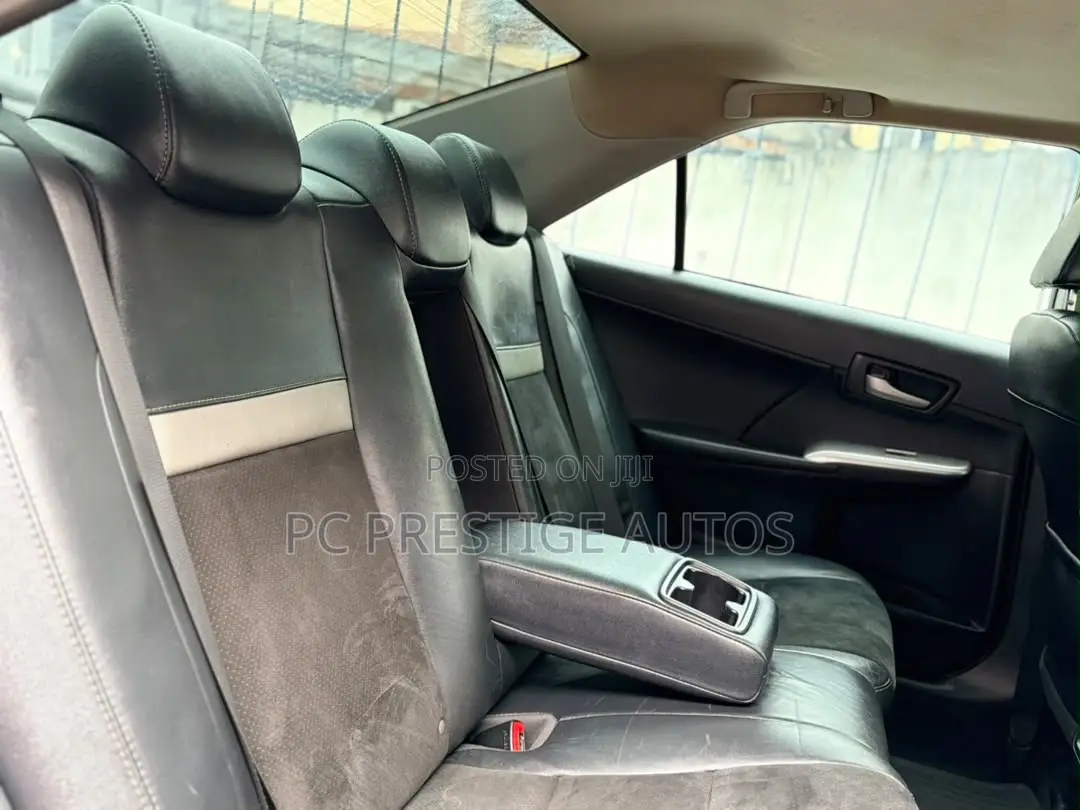 Toyota Camry SE V6 4dr Sedan (3.5L 6cyl 6A) 2012 Black