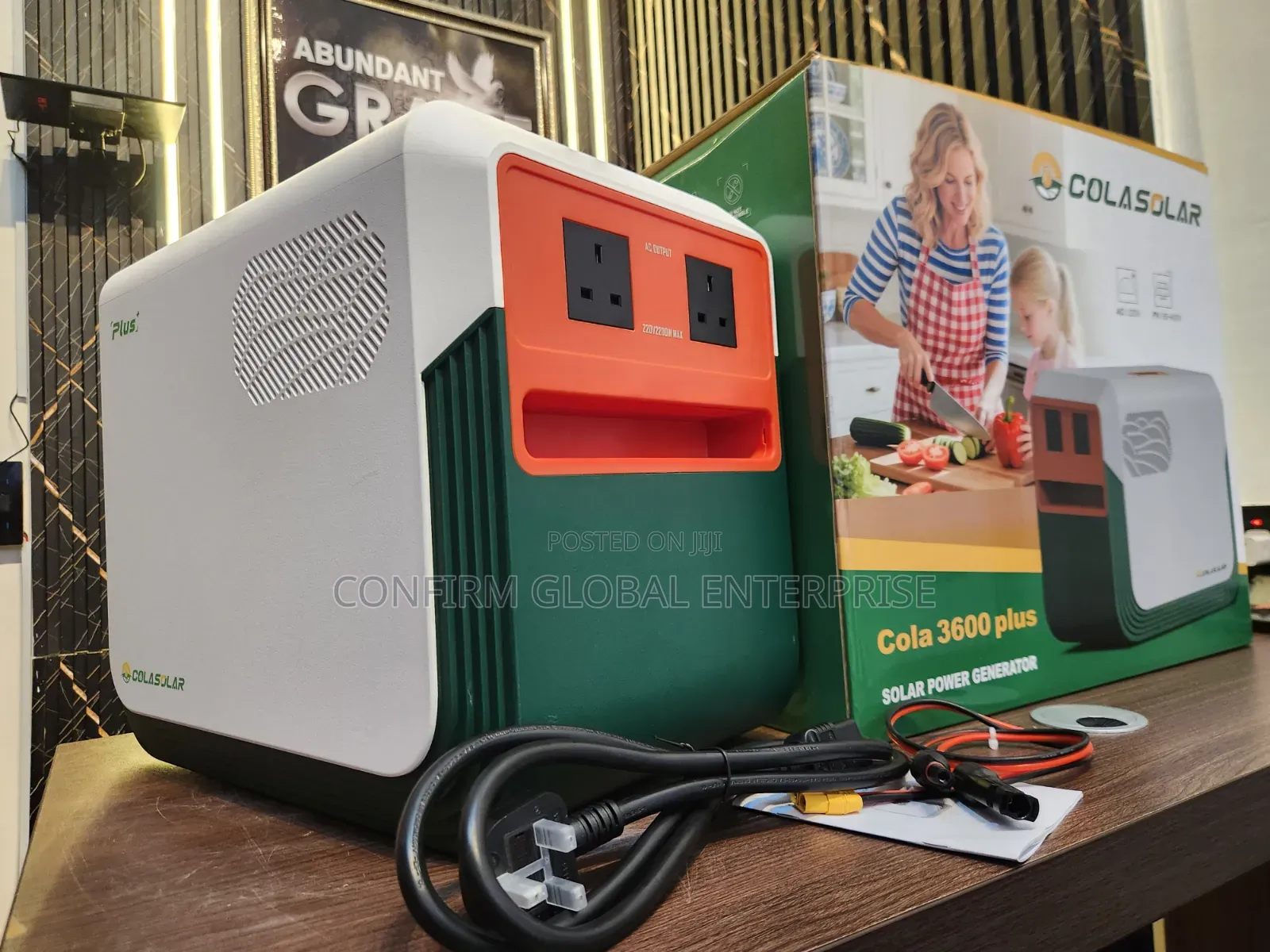 Portable Cola 3.6kwh Plus Solar Generator With Lithium Battery
