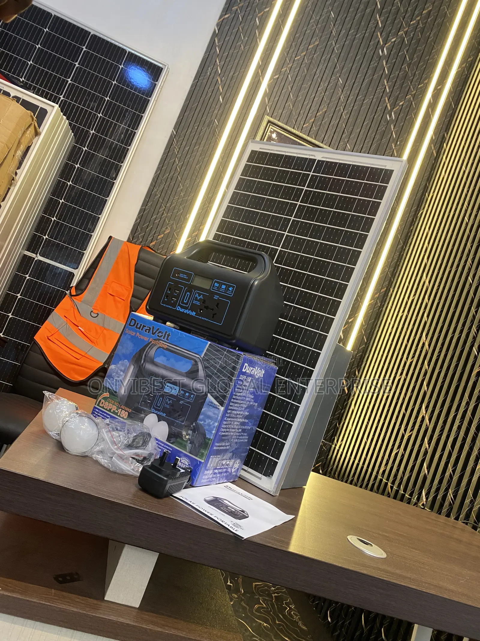 Duravolt Rechargeable Power Station With Solar Charging