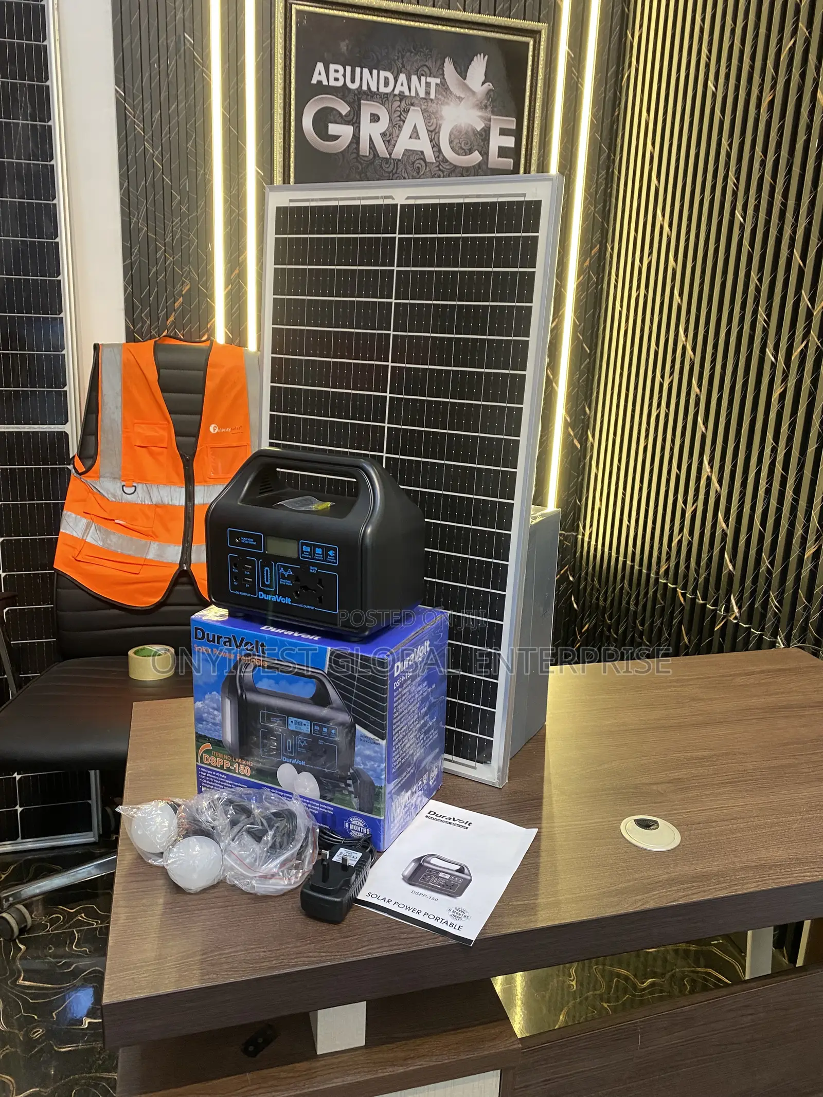Duravolt Rechargeable Power Station With Solar Charging