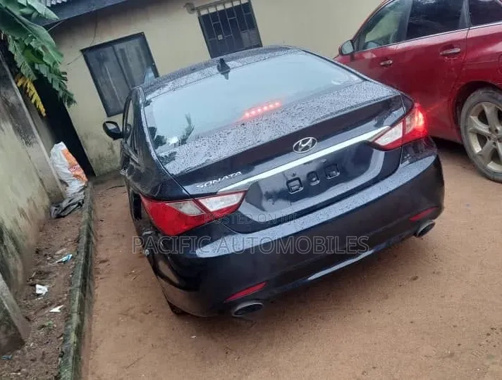 Hyundai Sonata 2012 Black
