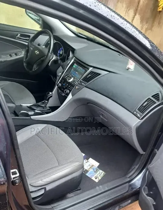 Hyundai Sonata 2012 Black
