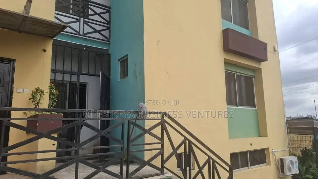 2bdrm Apartment in Derin Court, Sabo / Ibadan for sale