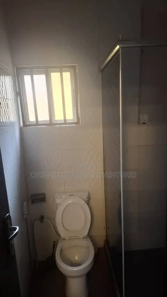 2bdrm Apartment in Derin Court, Sabo / Ibadan for sale