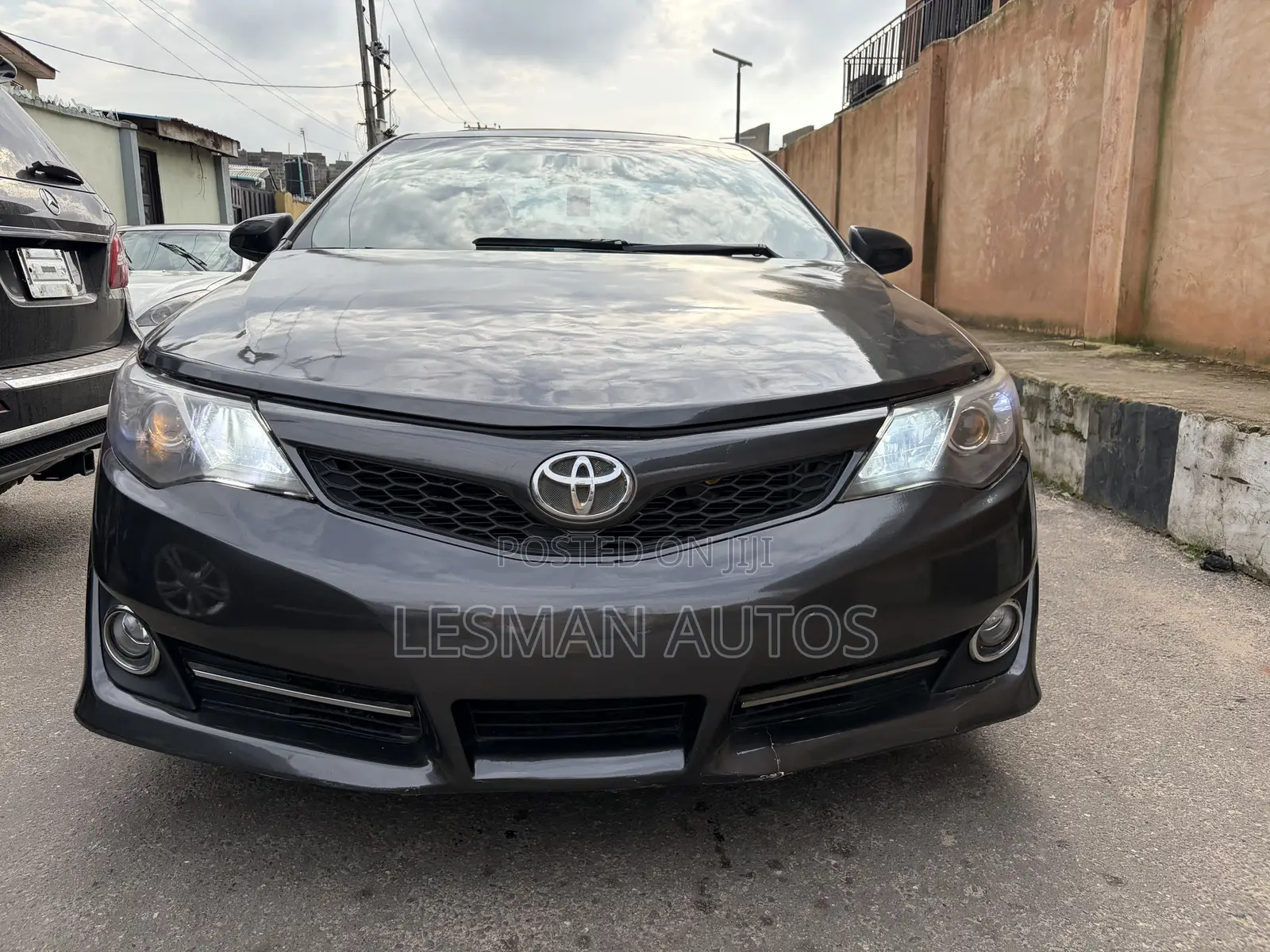 Toyota Camry SE 4dr Sedan (2.5L 4cyl 6A) 2013