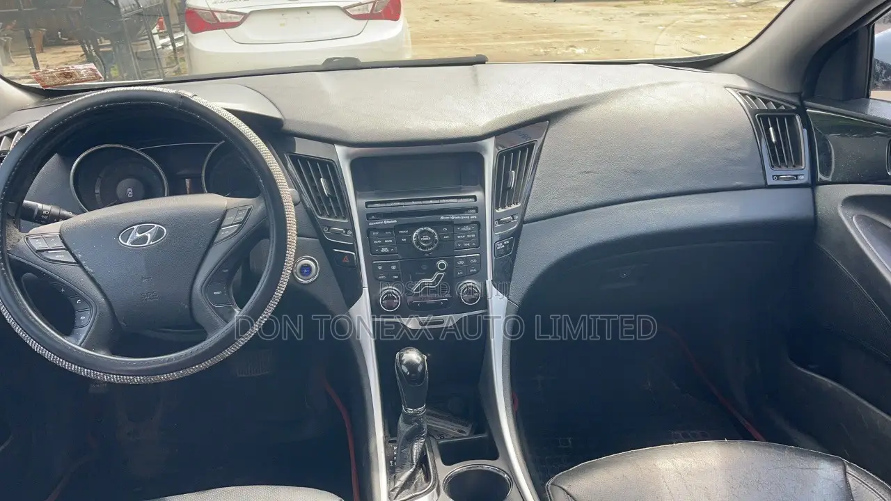 Hyundai Sonata Limited 2.0T Sedan (2.0L 4cyl 6A) 2012 White
