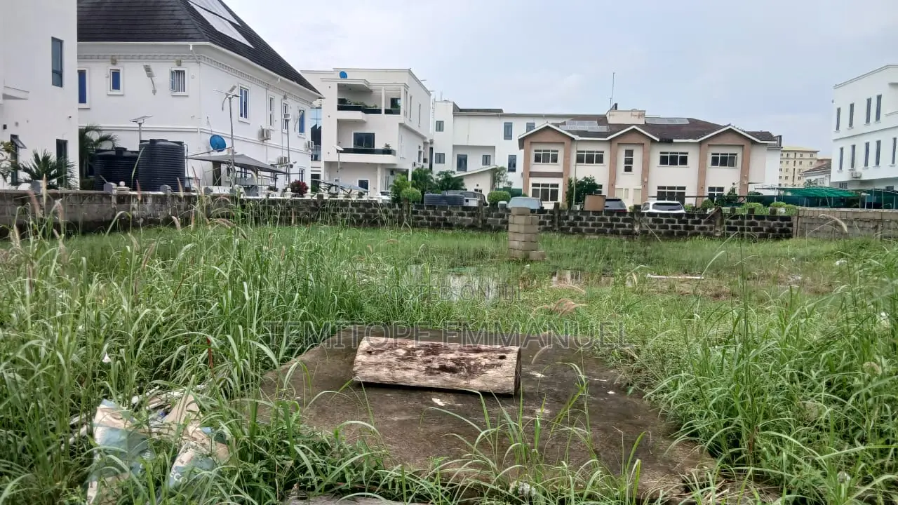A Bare Land Measuring 620sqm