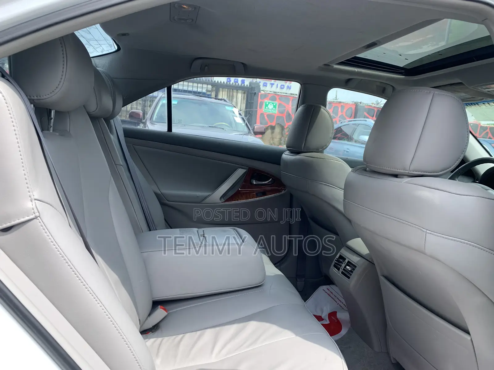 Toyota Camry XLE V6 4dr Sedan (3.5L 6cyl 6AM) 2008 White