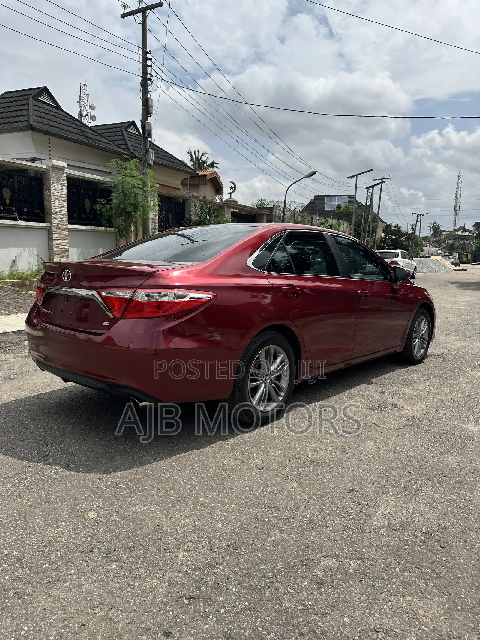 Toyota Camry SE 4dr Sedan (2.5L 4cyl 6A) 2015 Red