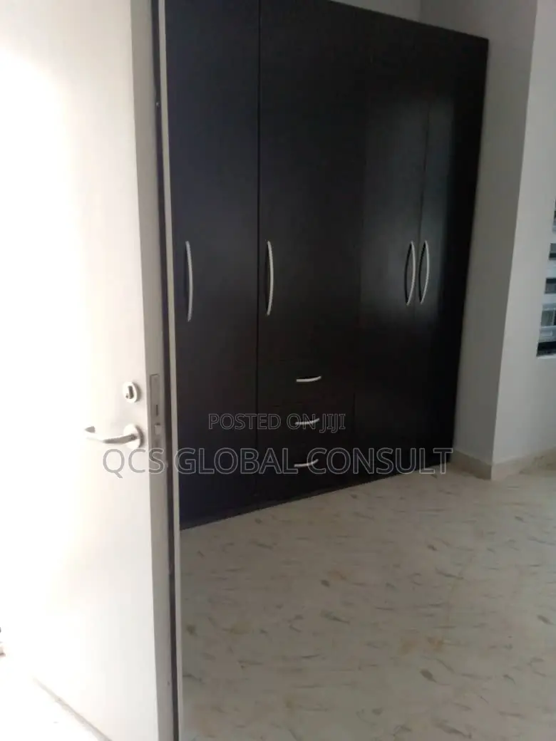 Furnished 4bdrm Duplex in GRA Phase 1 for sale