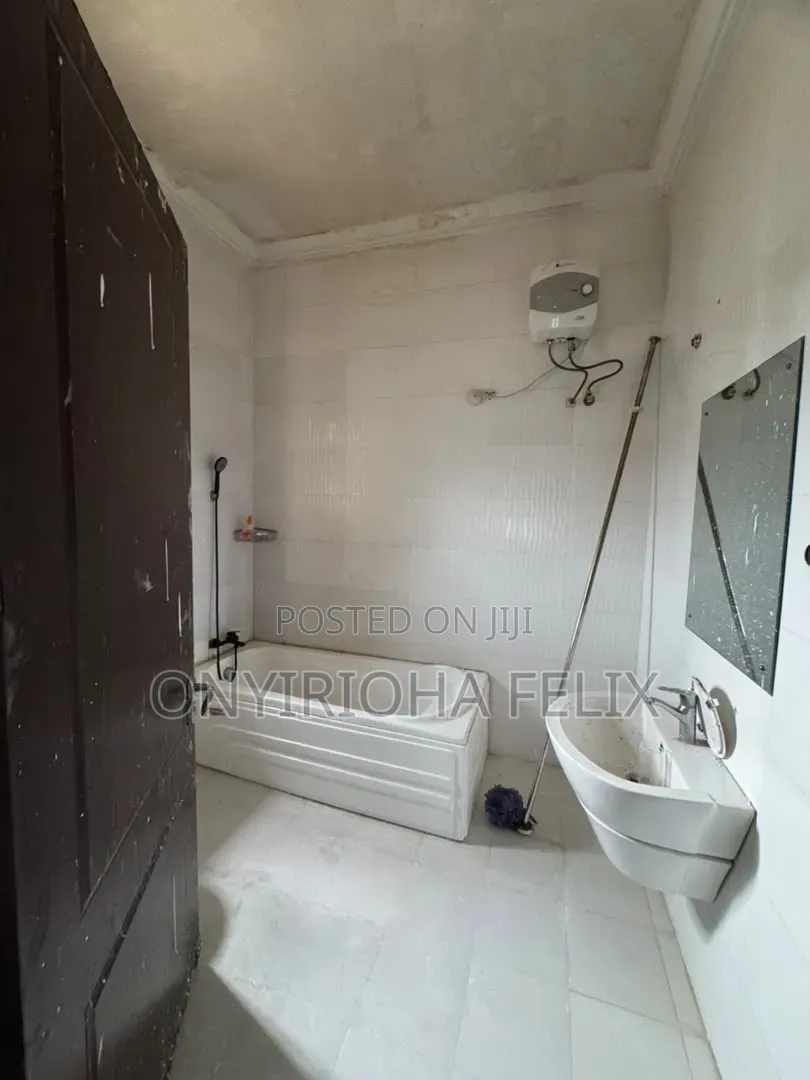 3bdrm Block of Flats in Jabi for rent