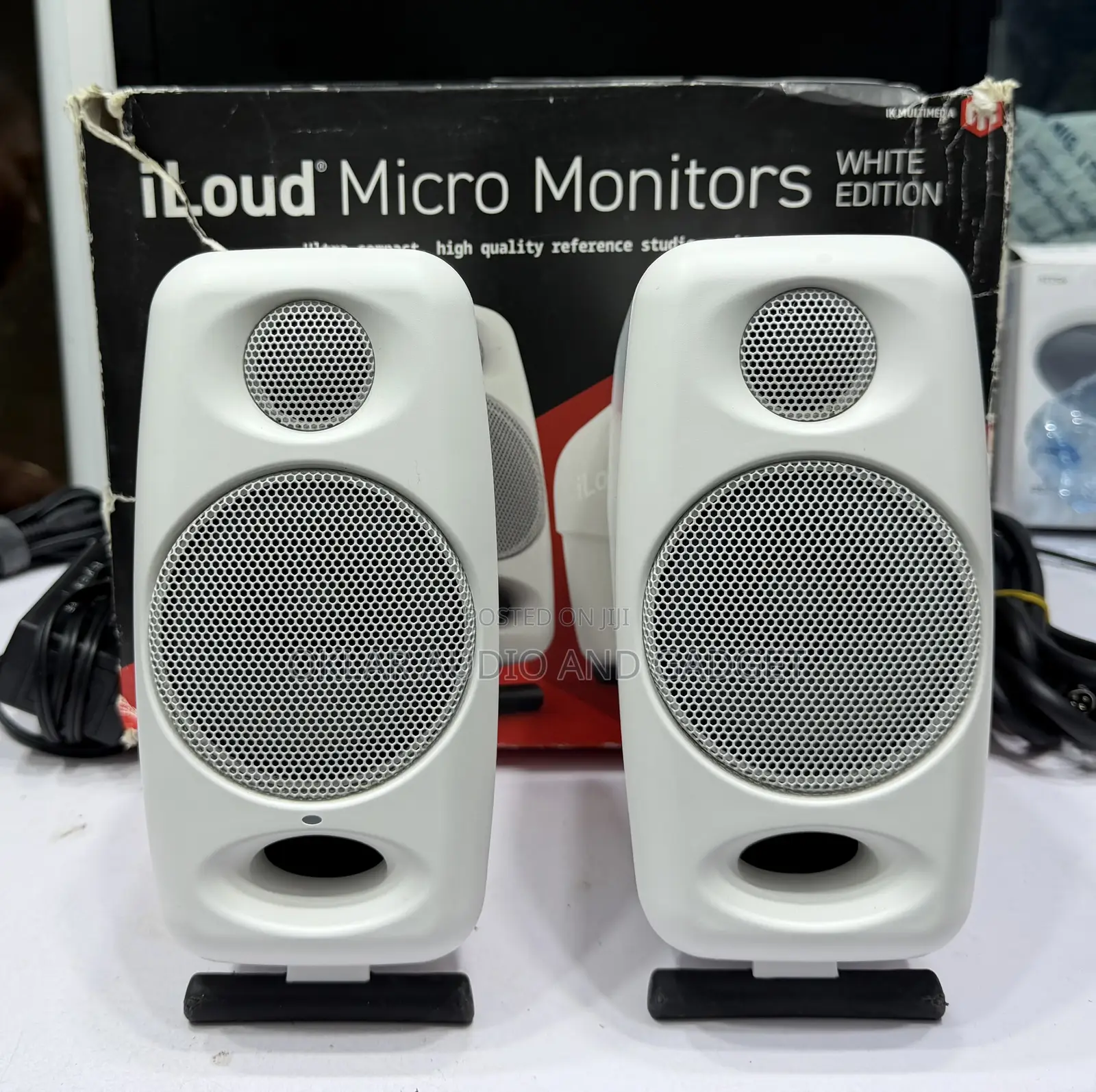 Iloud Micro Studio Monitor White Colour (Uk Used)