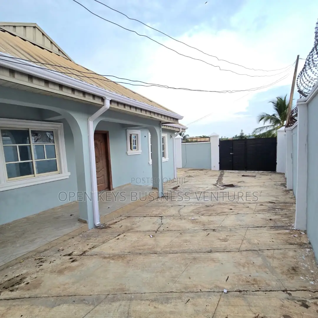 2bdrm House in Wire And Cable, Apata for rent
