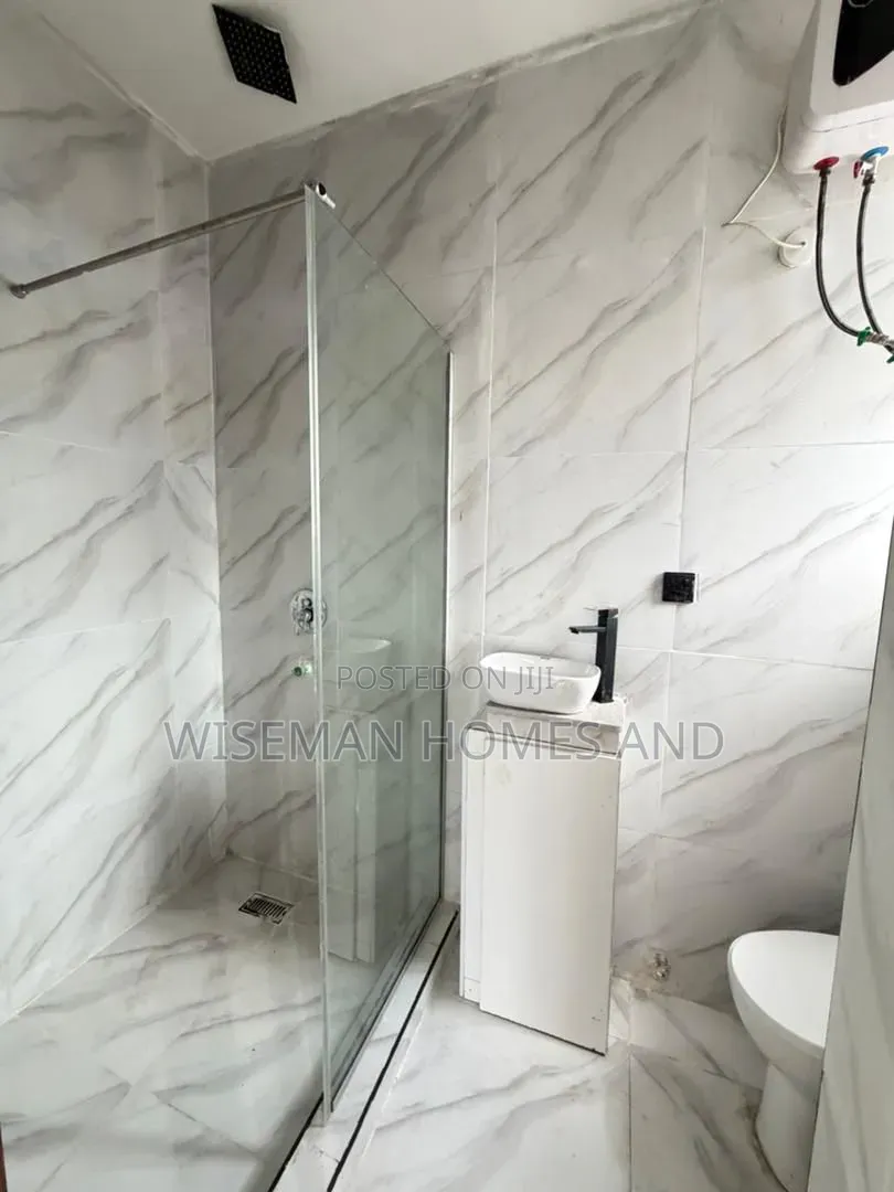 2bdrm Apartment in Ologolo Lekki for rent