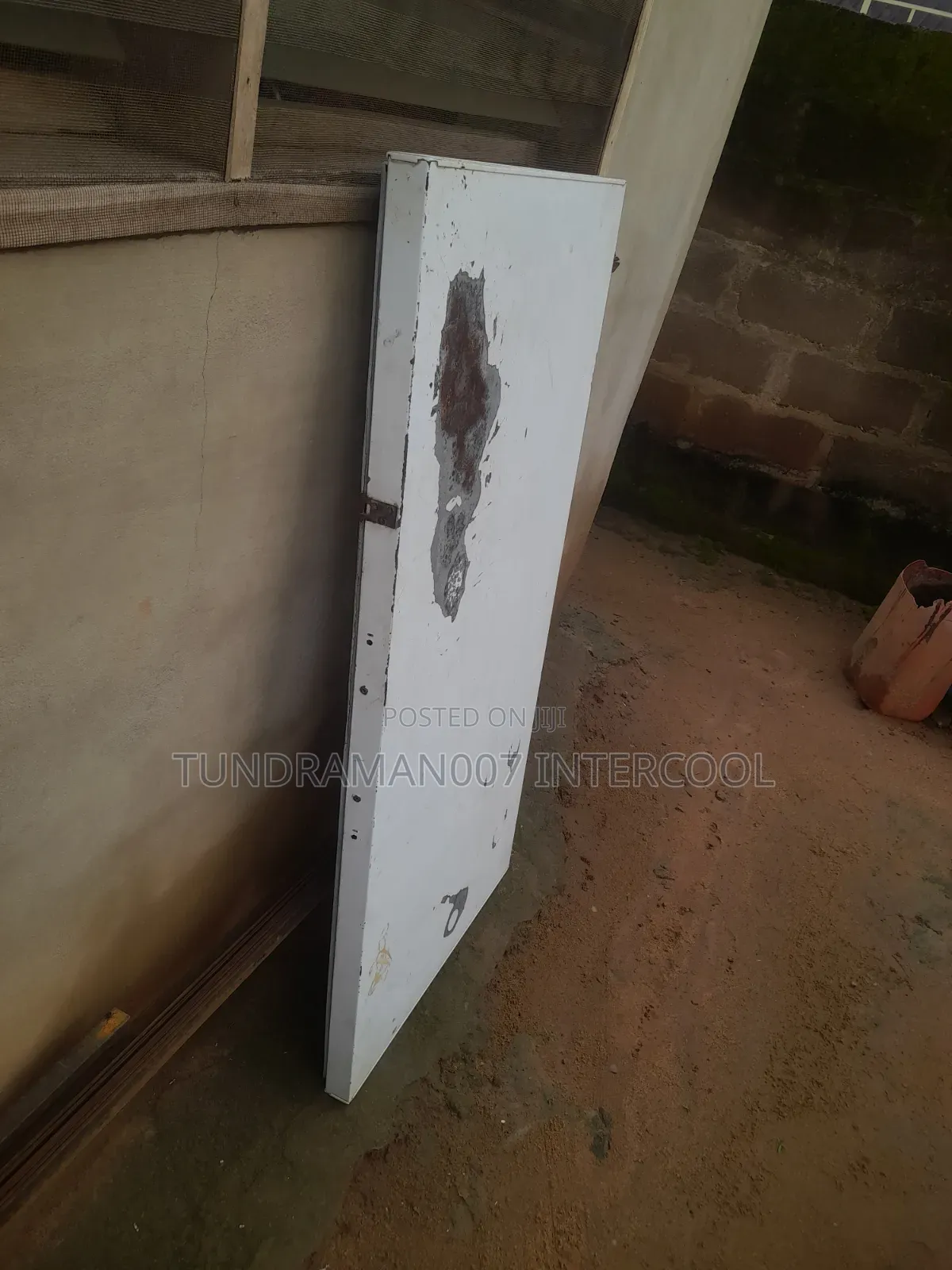 Refrigerators Technician