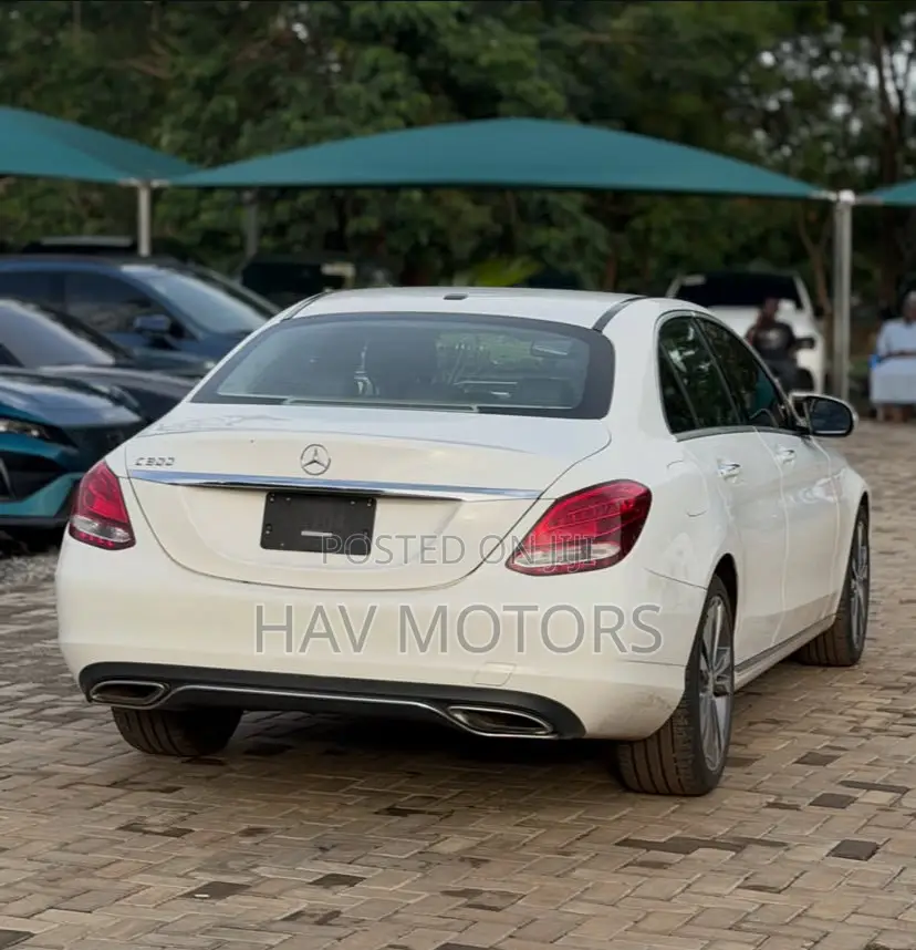 Mercedes-Benz C300 Luxury Sedan RWD (2.0L 4cyl 7A) 2016 White