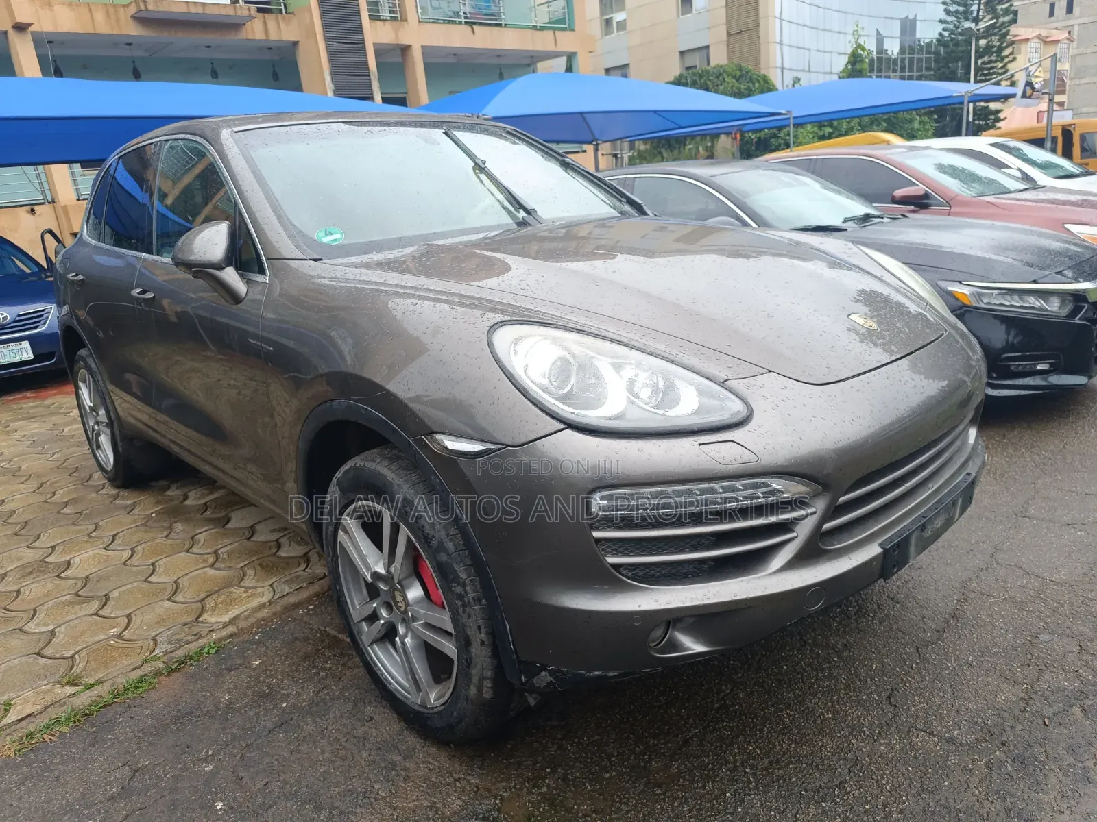 Porsche Cayenne 2012 Gray