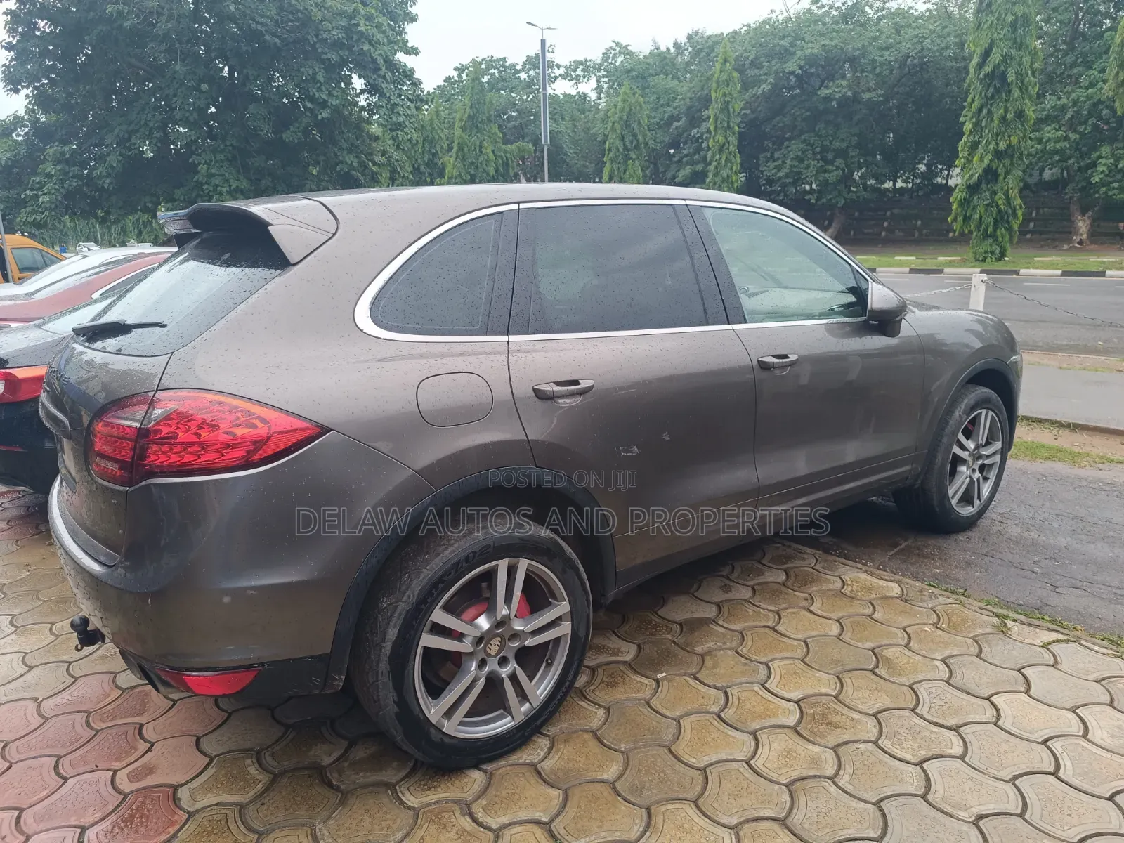 Porsche Cayenne 2012 Gray
